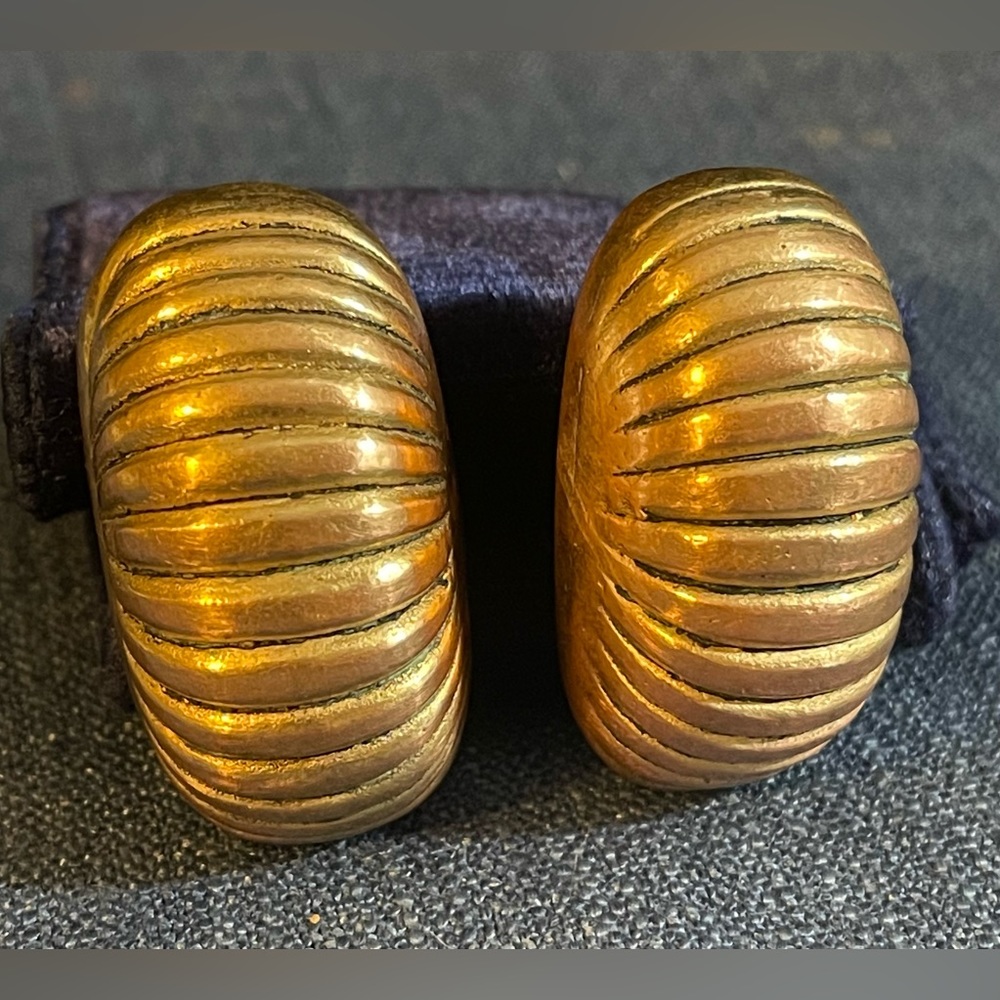Vintage La Contessa by Mary Demarco Shrimp Clip on Earrings